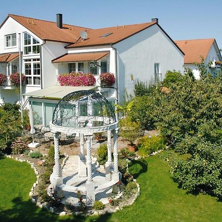 Pension Martinus นอยชตัดท์ อัน แดร์ โดเนา ภายนอก รูปภาพ